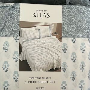 Two-Tone Light Blue and White 6-Piece Queen Sheet Set